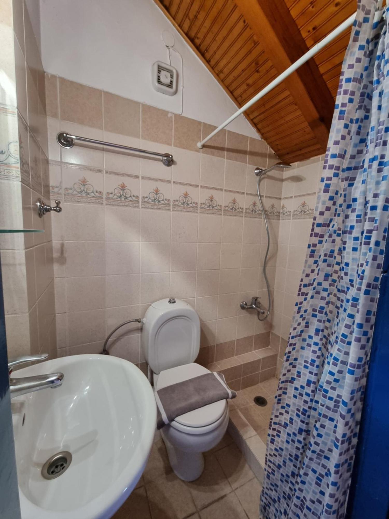 Kalavrita Krinides Apartment And Attics Kültér fotó